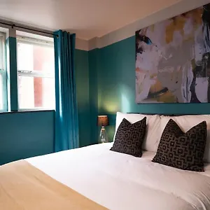Turkish Baths Retreat, Centre Apartment