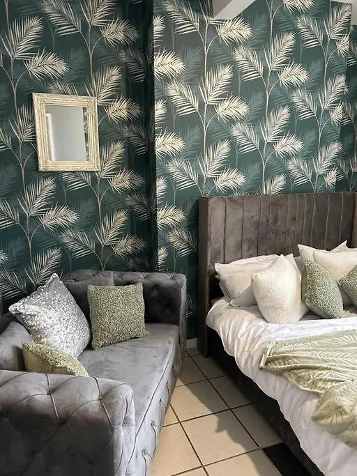 Cozy Downtown Studio Flat In Sheffield Apartment 0*,  United Kingdom
